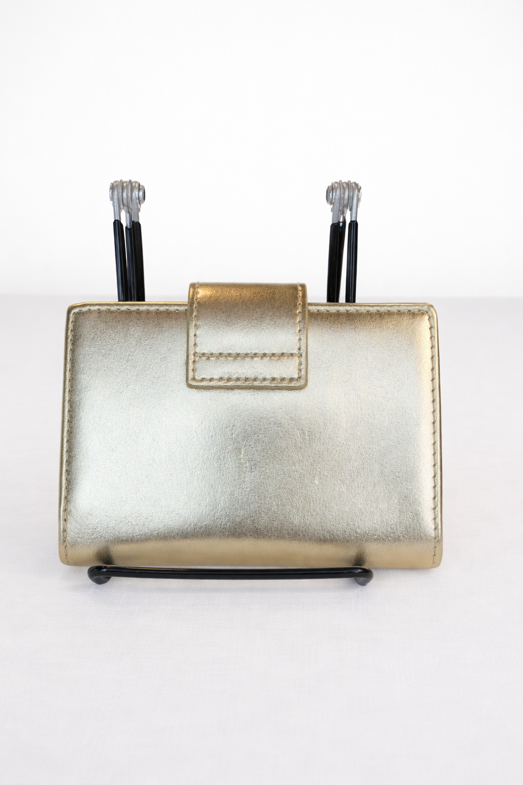 Wallet- Authentic Kurt Geiger Logo-Plaque Wallet in Gold